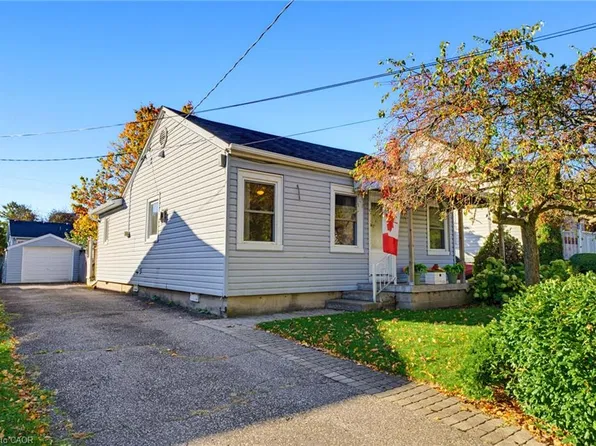 9 Spencer Ave, Dundas, ON L9H 1E7