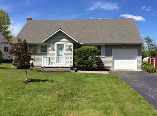 2271 Dean St, Niskayuna, NY 12309