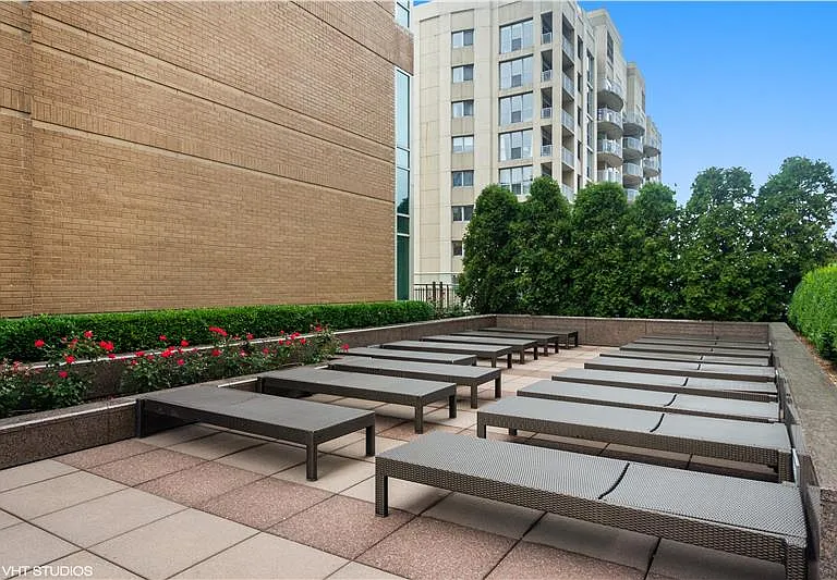 33 W Ontario St #31D — Photo 61