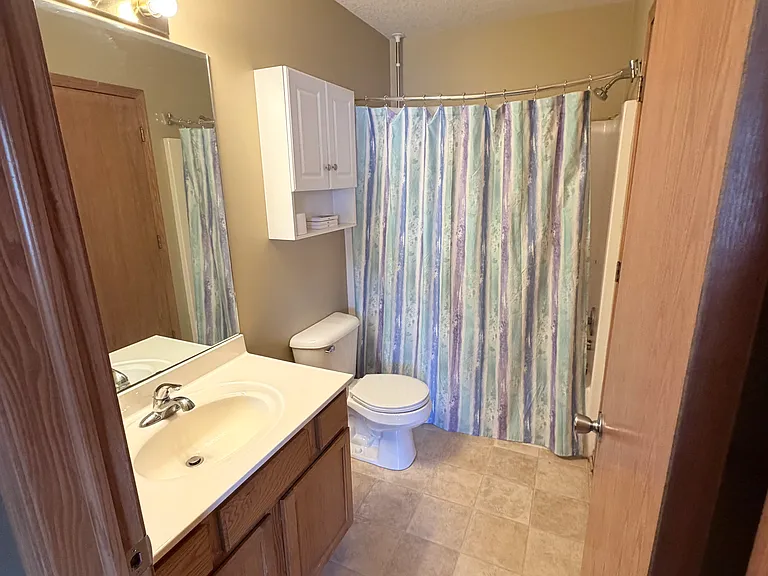 221 N Cherokee Dr — Photo 13