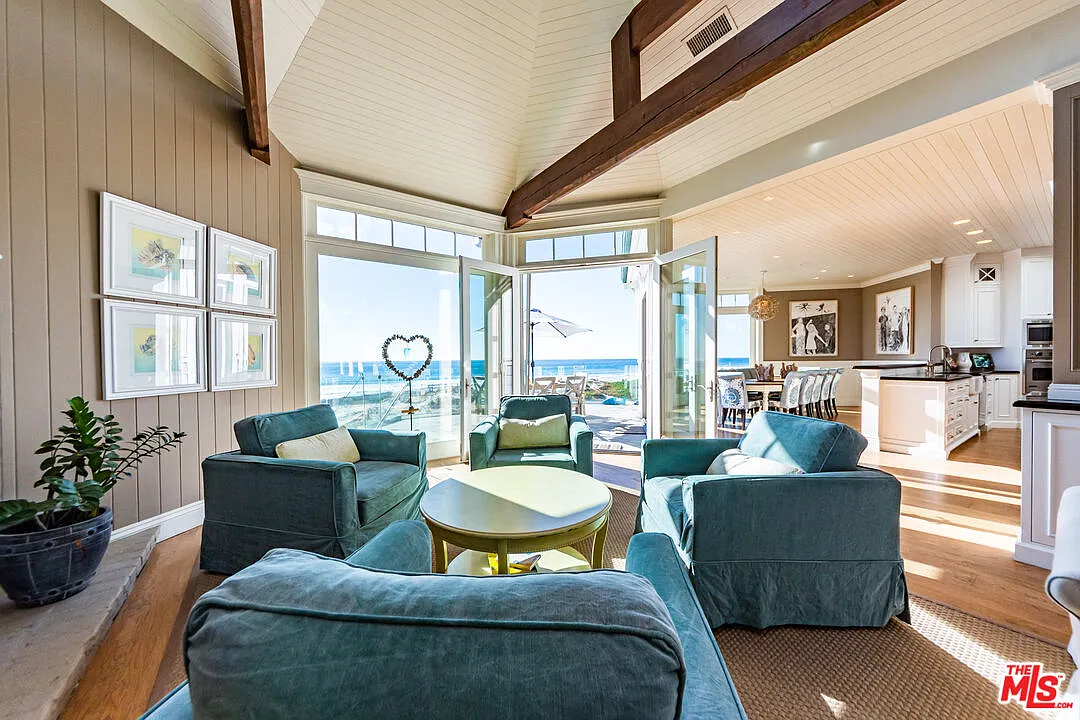 7 bed, 8.0 bath, 5653 sqft, $60,000 — Photo 4