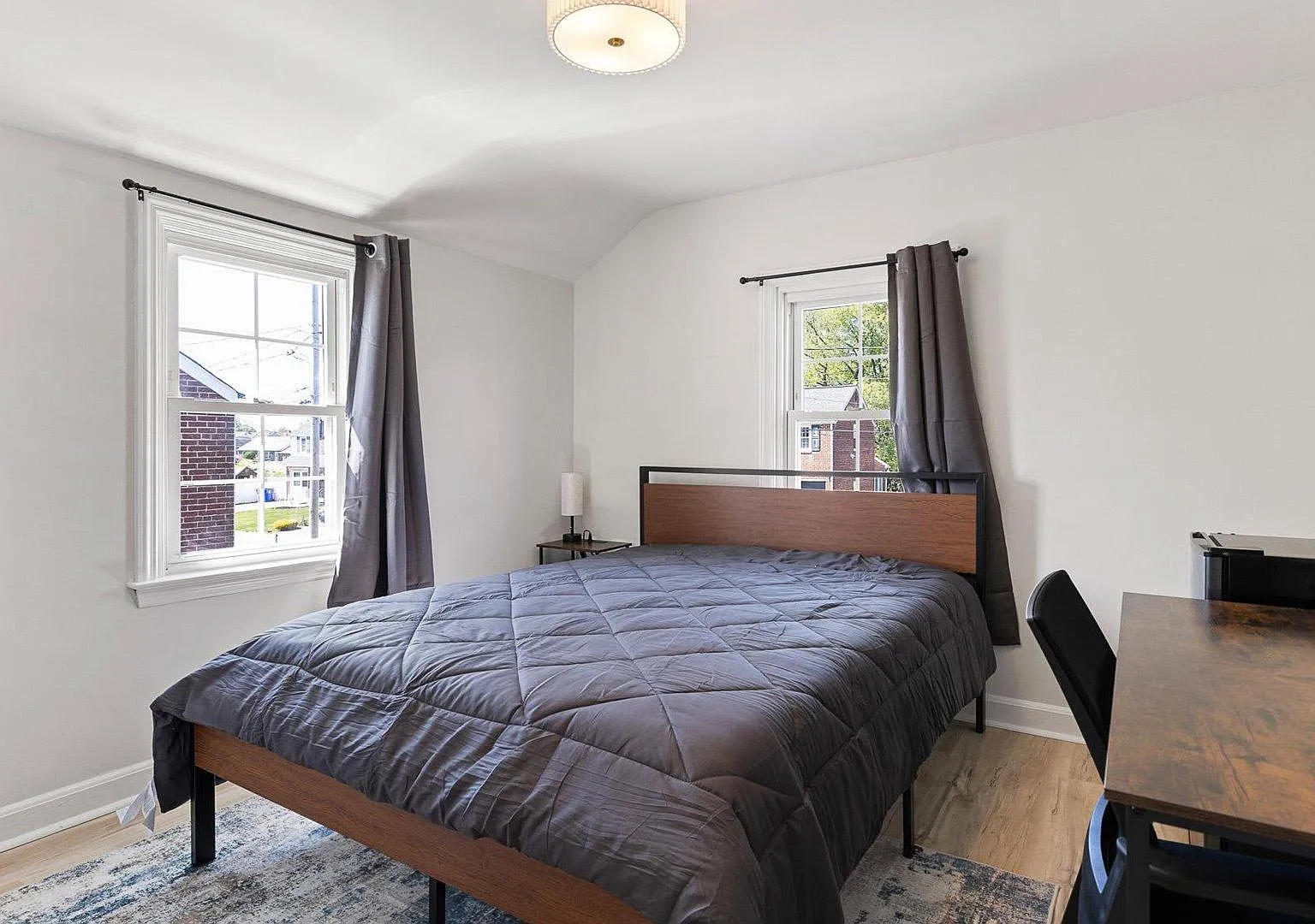 4 bed, 4.0 bath, 2400 sqft, $979 — Photo 1