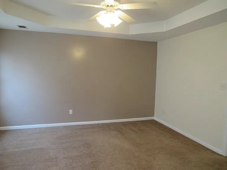 307 Starling Dr — Photo 10