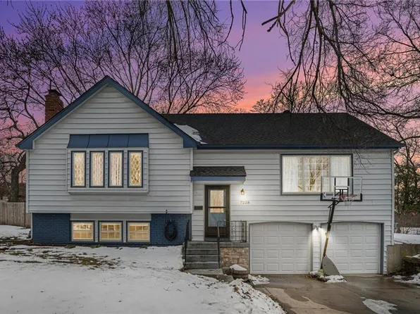 7228 Reeder St, Shawnee, KS 66203