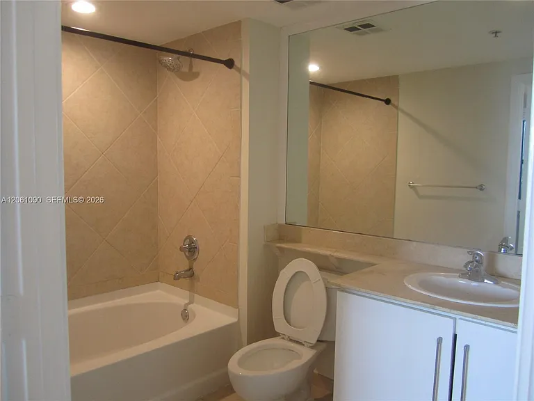 325 Biscayne Blvd #4316 — Photo 17