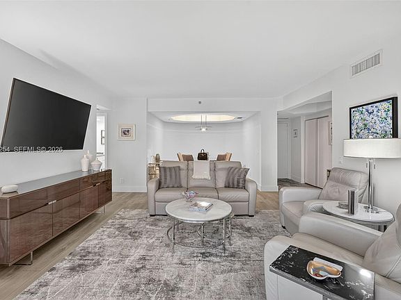 3rd image of 3610 Yacht Club Dr APT 508
