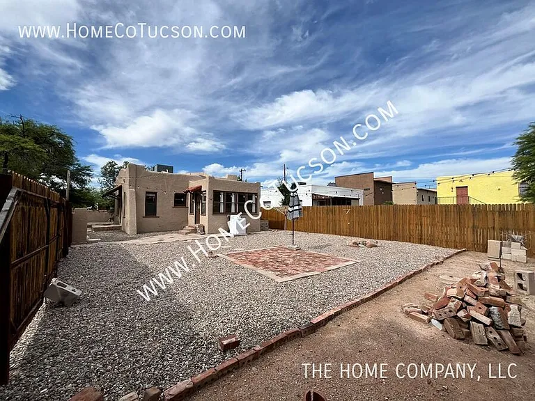 1401 N Camilla Blvd — Photo 31