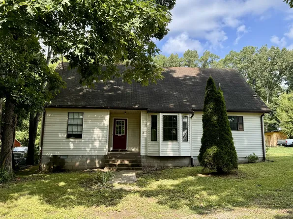 893 Circle Dr, Springfield, TN 37172