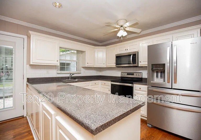 5827 Gene Ave — Photo 16