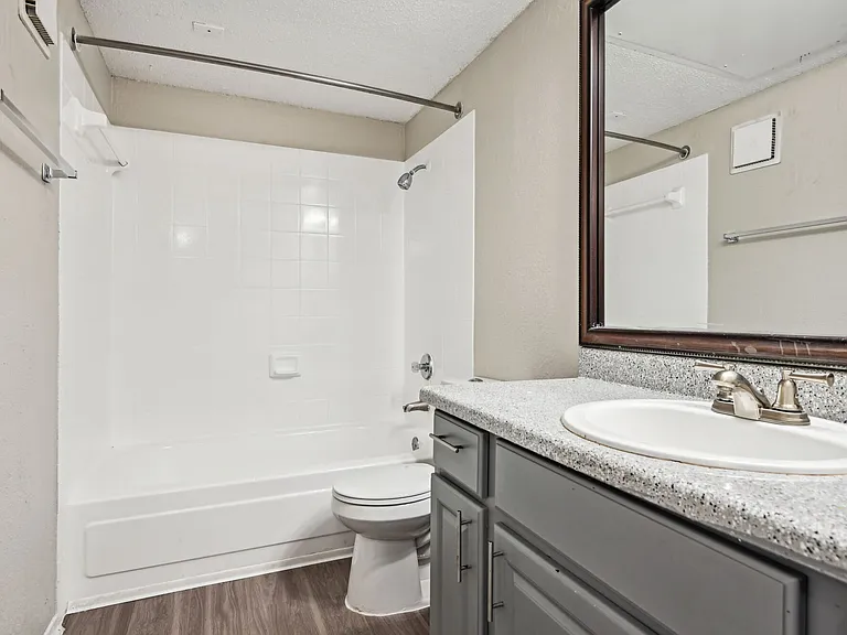 Blakely Apartments — Photo 33