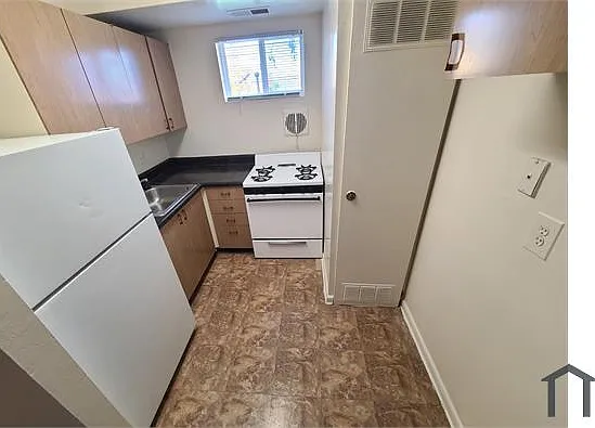 1 bed, 800 sqft, $1,100 — Photo 3