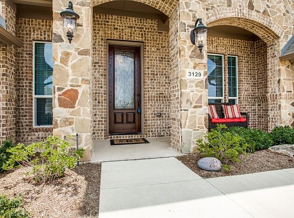 3rd image of 3129 Tropica Dr