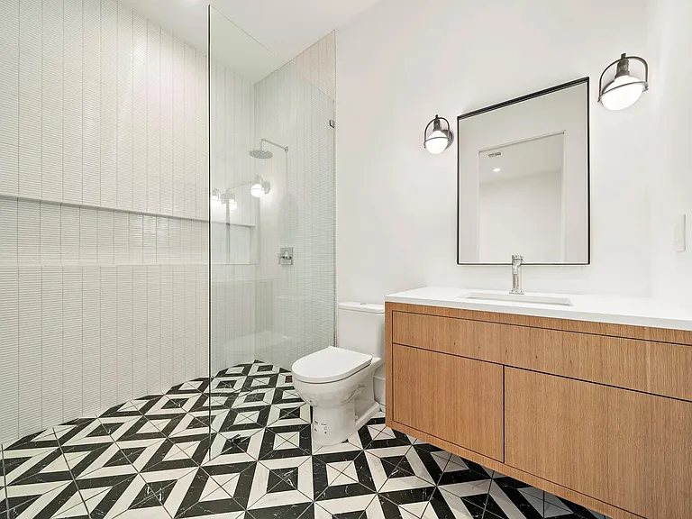 408 Pecore St — Photo 31