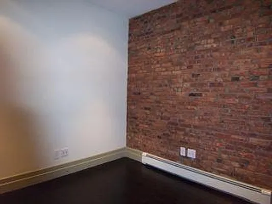 Rented by R New York | media 24