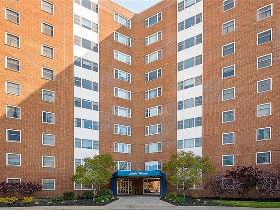 2nd image of 11850 Edgewater Dr APT 712