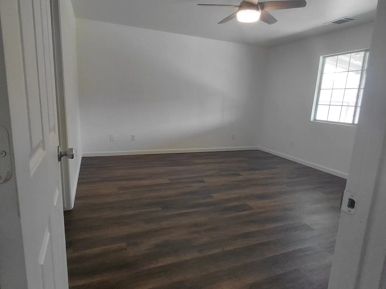 3 bed, 1394 sqft, $2,400 — Photo 3