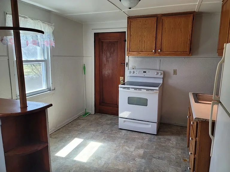 220 15th St S — Photo 3