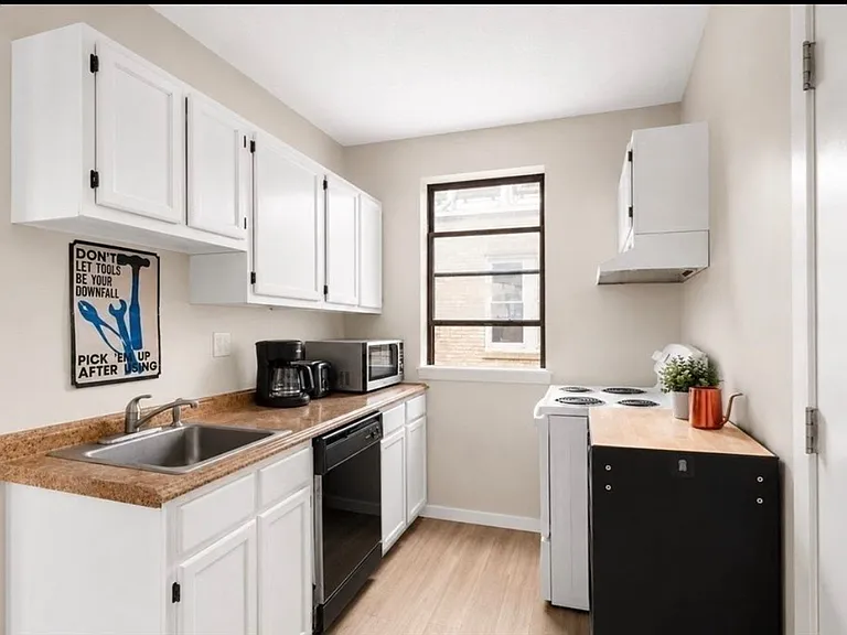 311 Summit Ave #8 — Photo 3