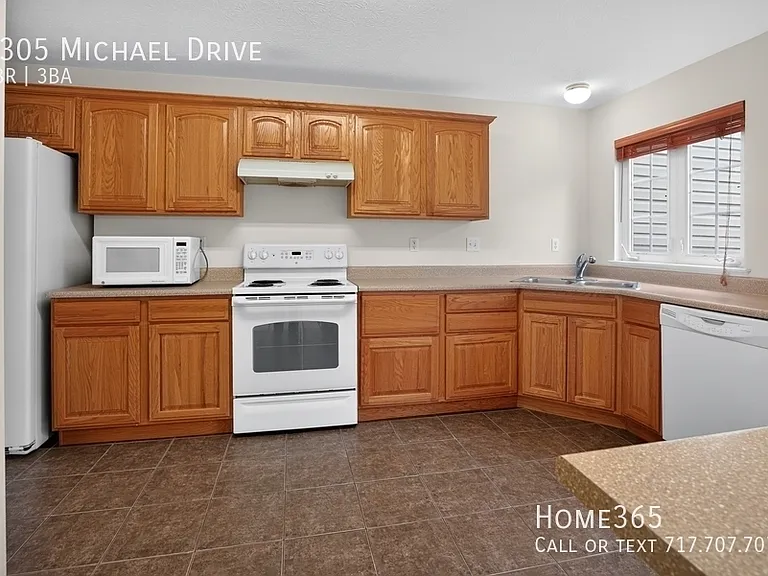1305 Michael Dr — Photo 5