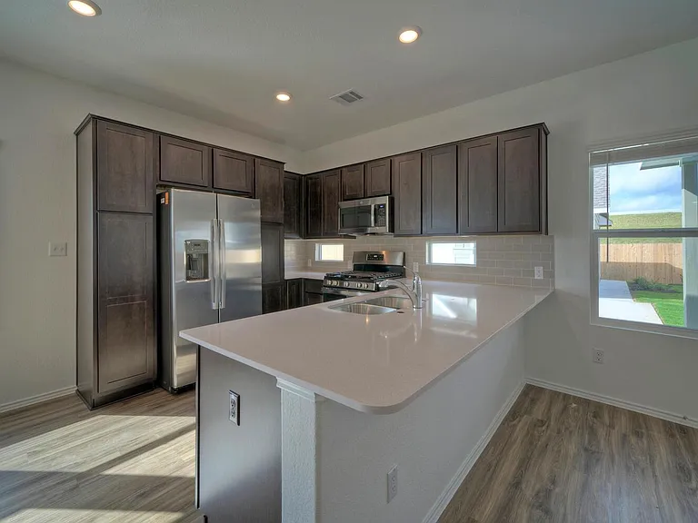 1317 Linwood St — Photo 11