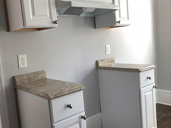 3rd image of 118 W Carolina Ave