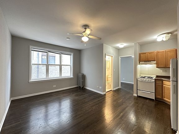 5th image of 916 W Dakin St #712