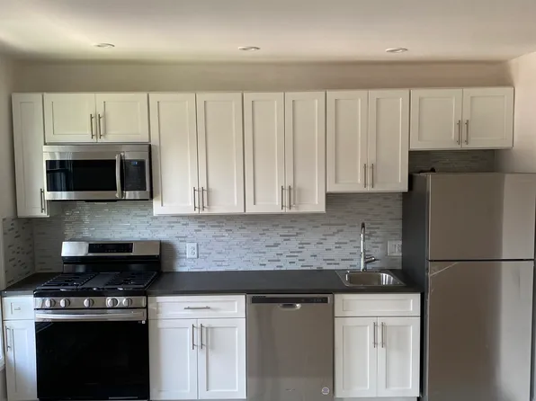 1732 Green St #3F, Philadelphia, PA 19130