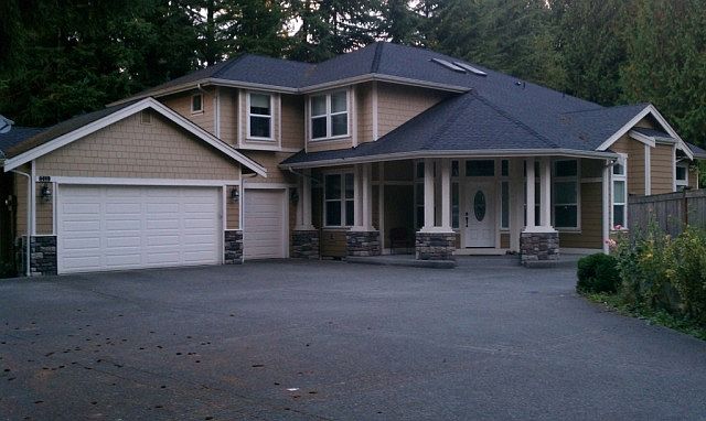 1st image of 711 23rd Ave SE