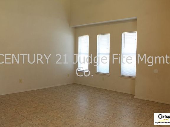 3rd image of 1110 Curtis Dr APT A