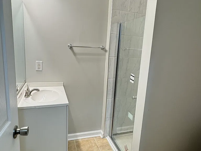 711 W Charles St #1 — Photo 3