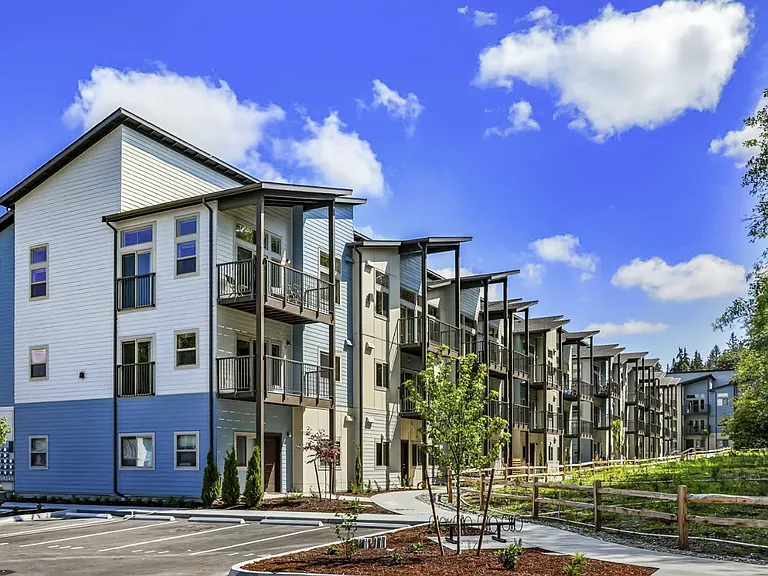 Centennial Park Apartments — Photo 18