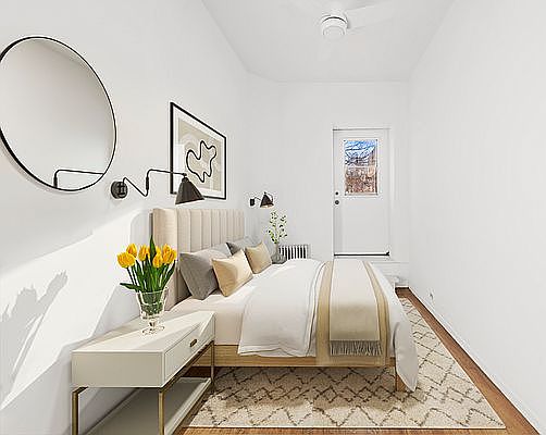 2nd image of 16 W 95th St APT 4B