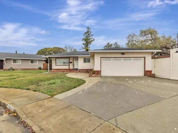 8401 East Ct, Gilroy, CA 95020