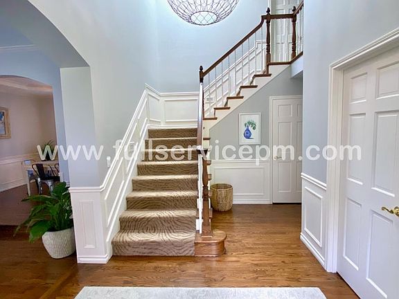 4th image of 19903 NE 165th St