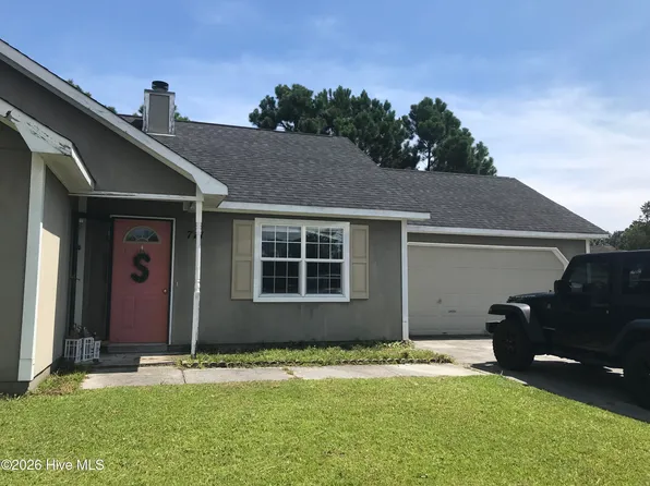 711 Covington Ct, Hubert, NC 28539