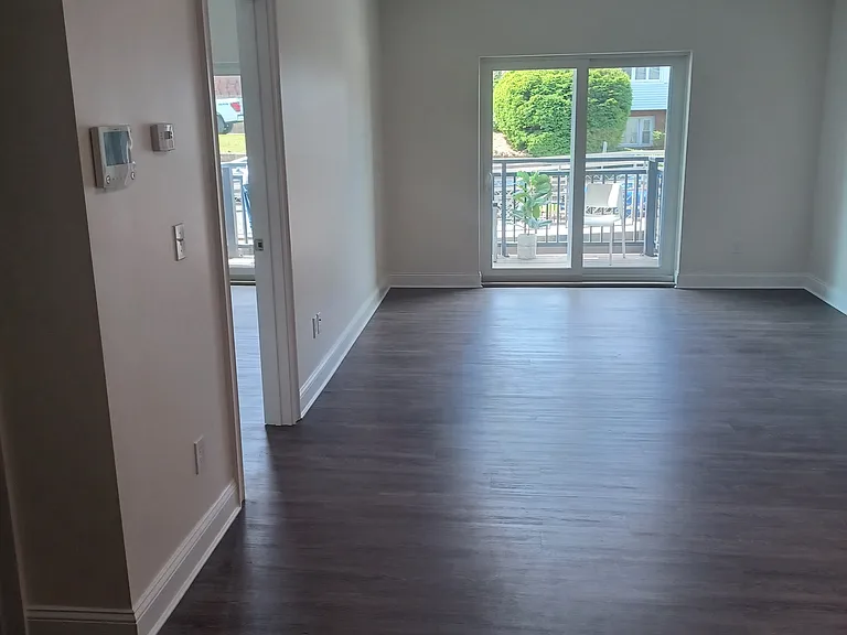 10 Franklin Ave #204 — Photo 2