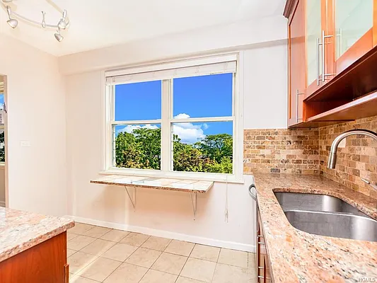 Sold by Re/Max In The City | media 5