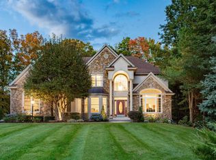 5 Cheshire Rdg, Clifton Park, NY 12065