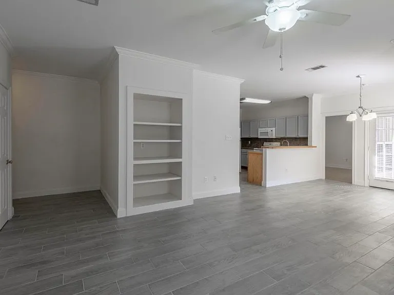 4625 Burbank Dr #206 — Photo 3