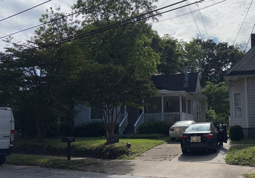 2nd image of 3161 E Point St