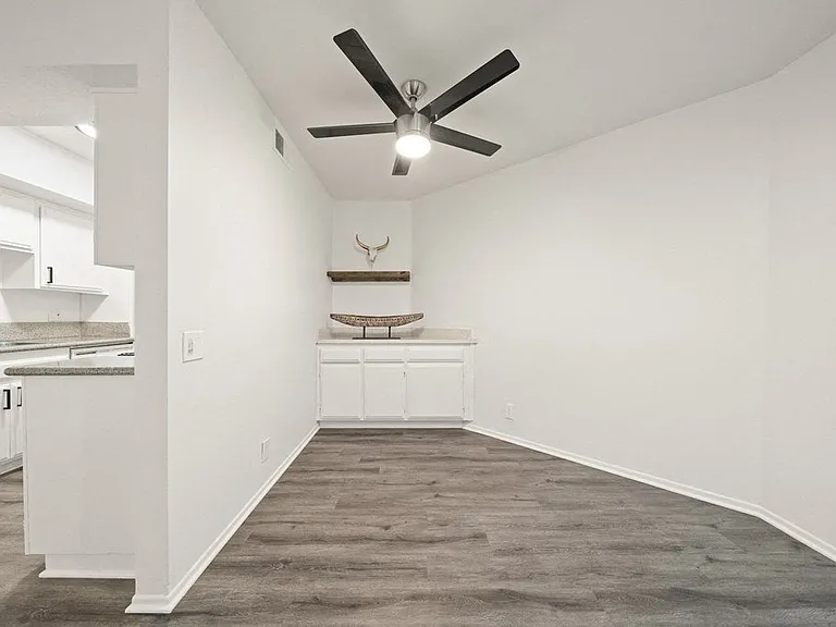 730 Pine Ave. — Photo 17