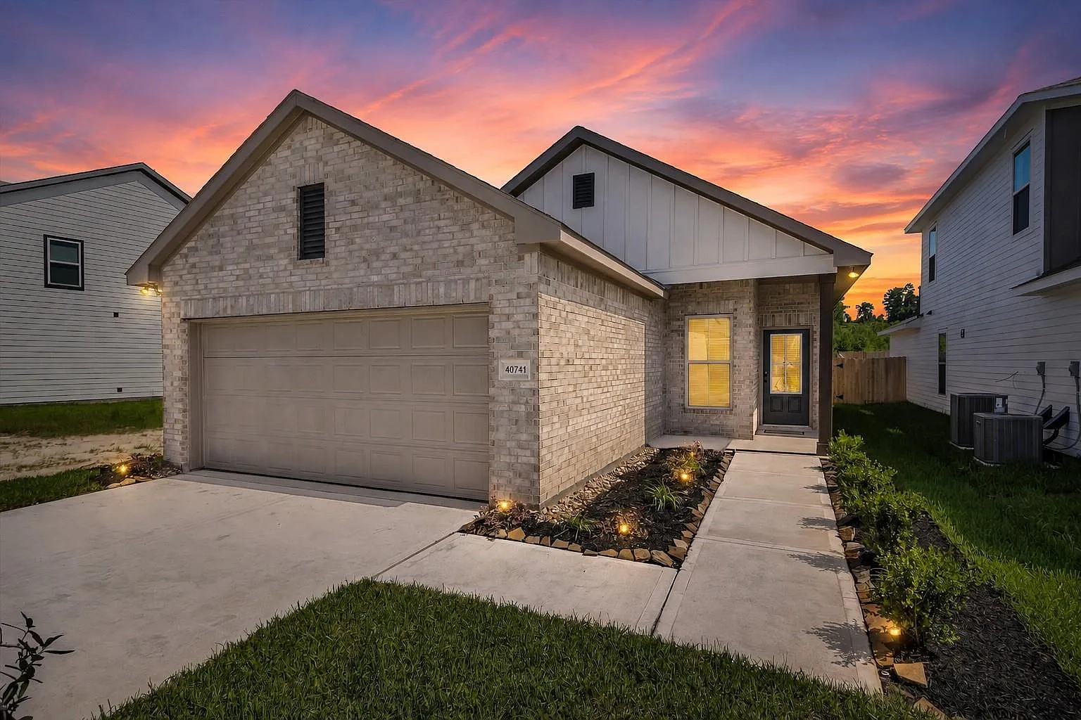 3 bed, 2.0 bath, 1392 sqft, $2,050 — Photo 1