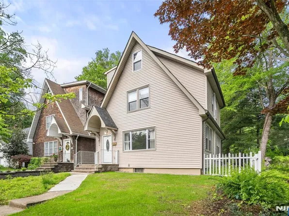 93 Stelfox St, Demarest, NJ 07627