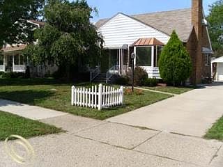 1st image of 310 W Baker Ave