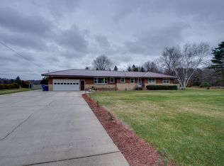376 E Mount Garfield Rd, Norton Shores, MI 49441
