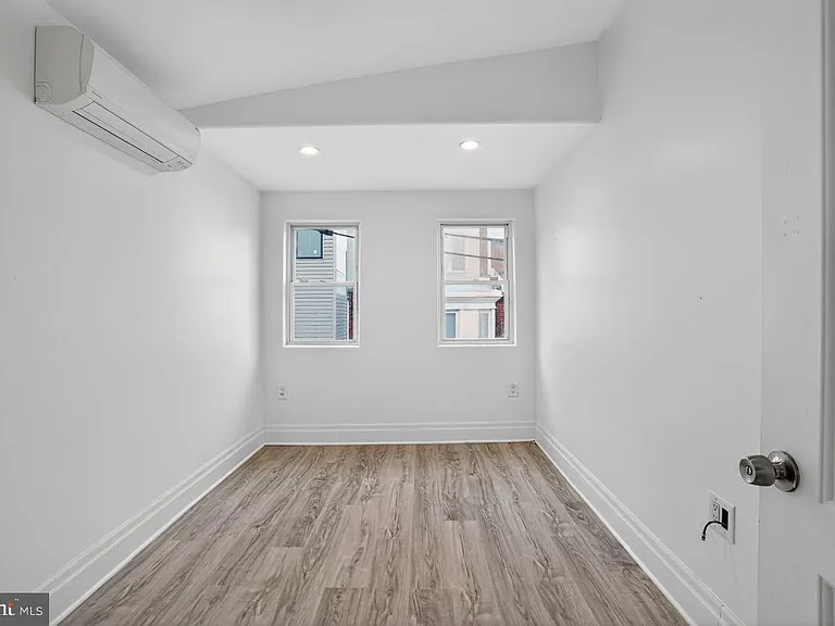 1302 N Dover St — Photo 9