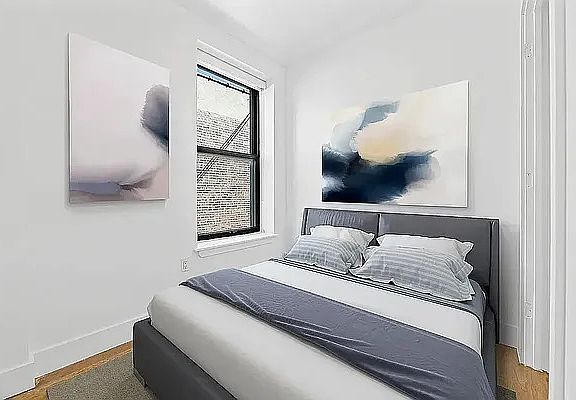 2nd image of 102 Norfolk St APT 5