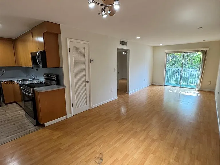 645 NE 121st St #304 — Photo 3