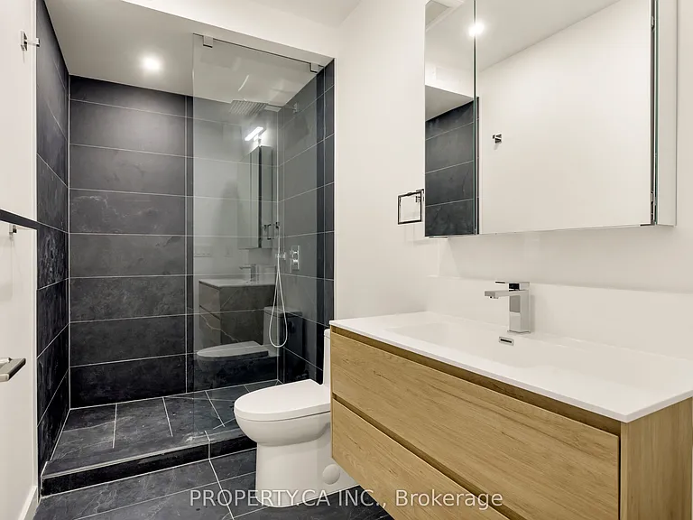 301 Keele St #2 — Photo 39