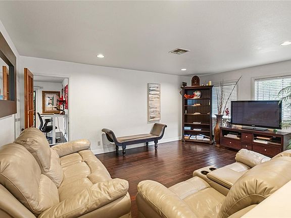 5th image of 5048 W 121st St